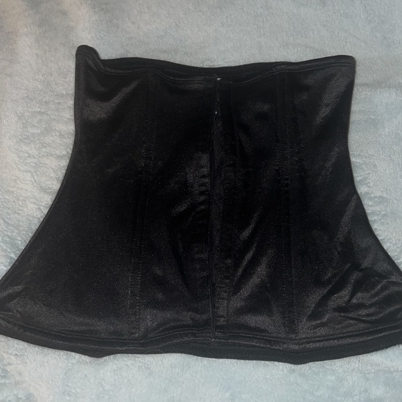 3 Control Waist Cinchers - Picture 2 of 7